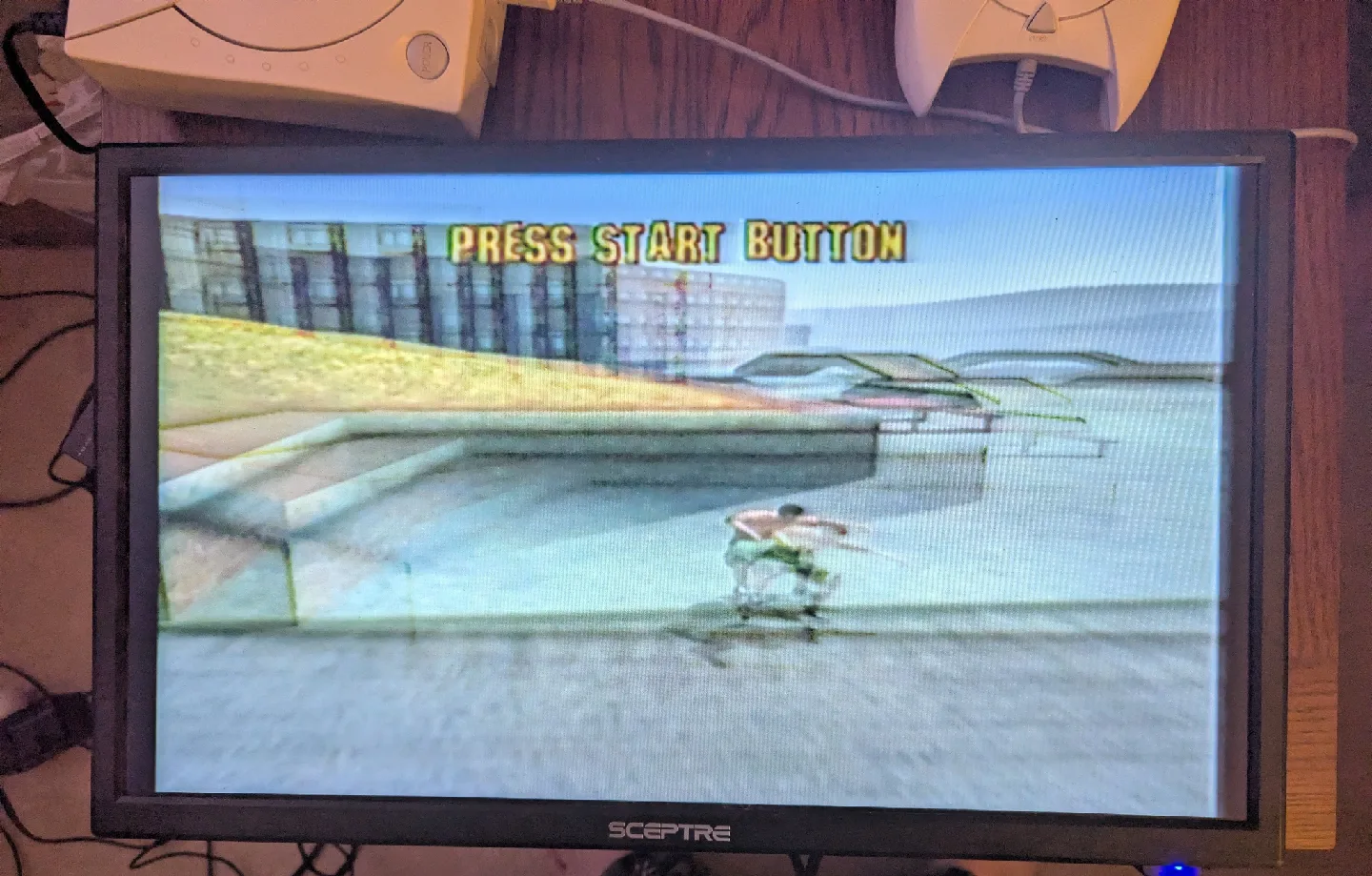 working Sega Dreamcast with 11 games and one controller image indicator(4)