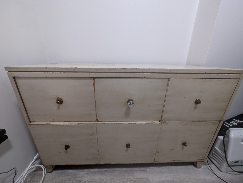 Vintage White 5-Drawer Dresser