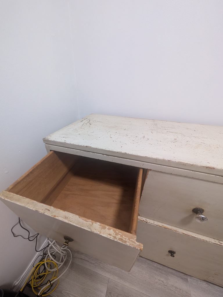 Vintage White 5-Drawer Dresser - photo 3