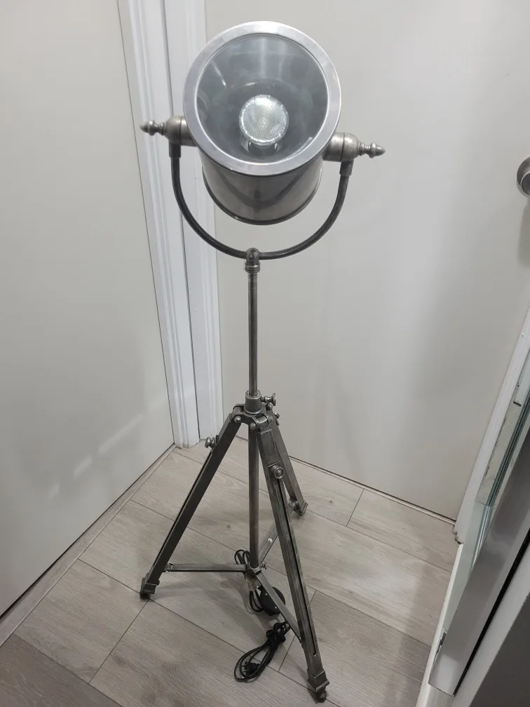 Vintage Industrial Tripod Spotlight Floor Lamp – Adjustable thumbnail