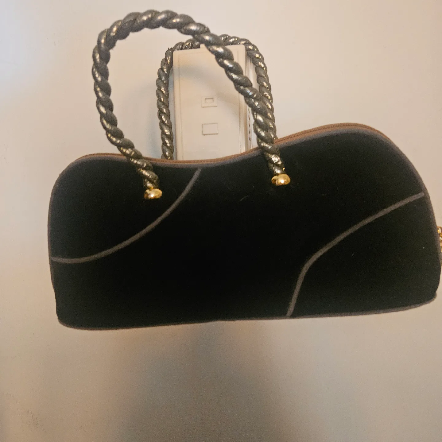 VTG Flowers Embroidered Velvet Hand Bag image indicator(2)