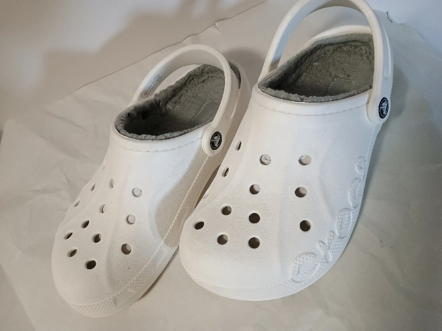 Baya Crocs Classic Lined Clog White, Men's 7/Women's 9 image indicator(5)