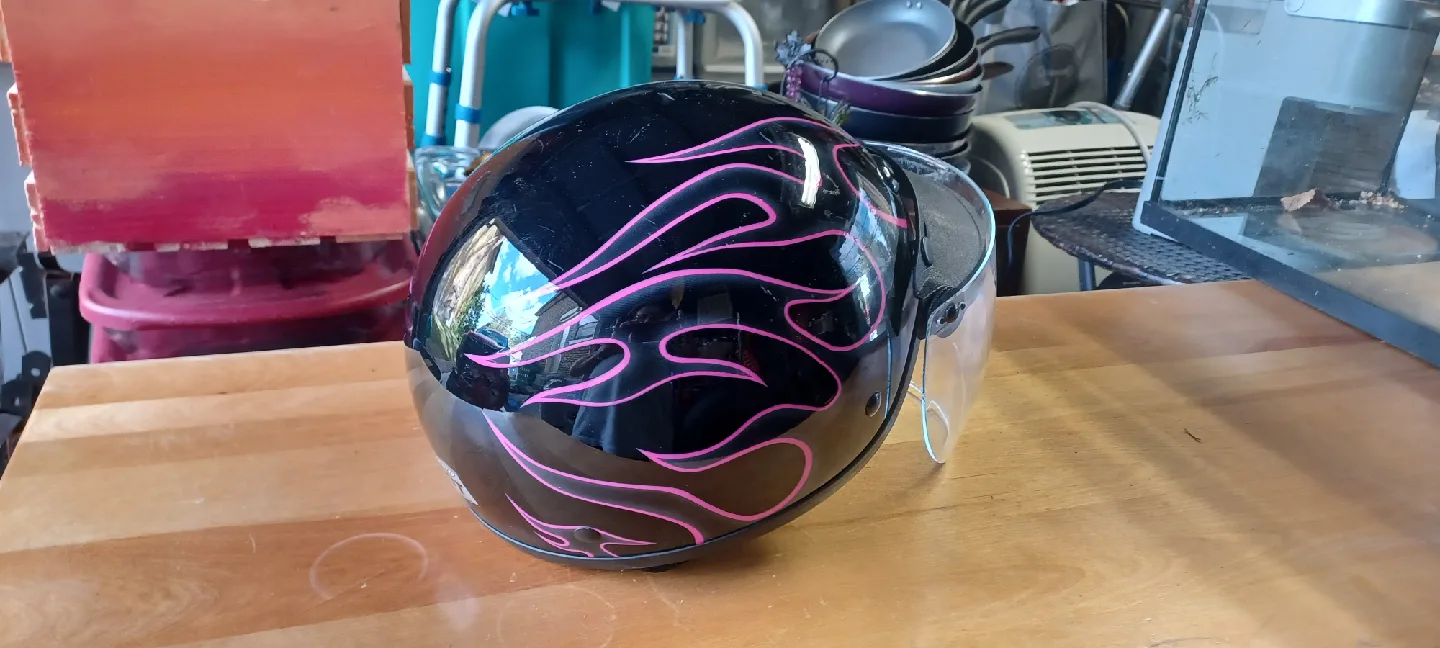 Bell Motorcycle Helmet - Black with Pink Flames image indicator(2)