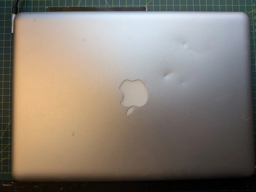 13" MacBook Pro, 8GB RAM, 500GB HDD image indicator(2)