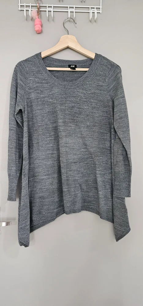 H&M Grey Long Sleeve Sweater - Size M thumbnail