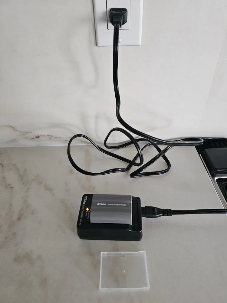 Nikon D80 Digital SLR Camera Body. Needs repair. Accessories. image indicator(5)