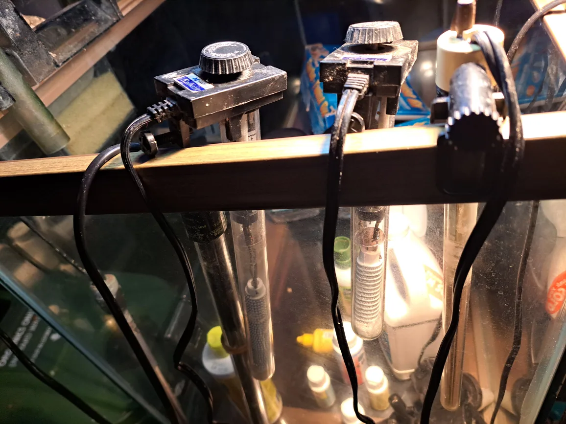 60 Gallon Fish Tank w/ Stand image indicator(7)