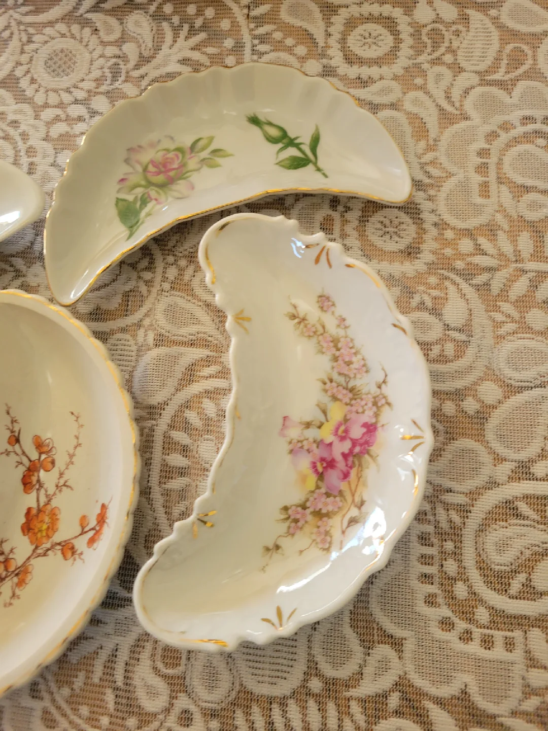 Vintage Victorian Floral Crescent Dishes, Set of 4 image indicator(5)