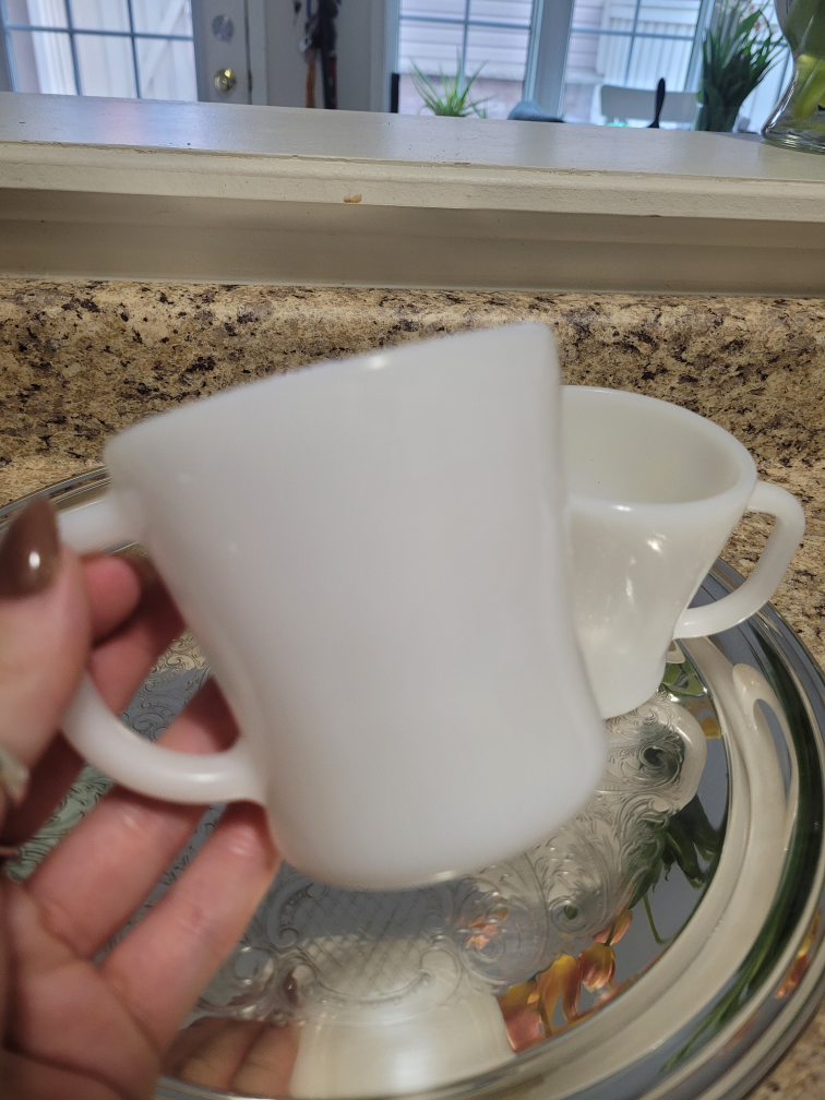 1960s Vintage Milk Glass Mugs - Set of 2 - photo 2