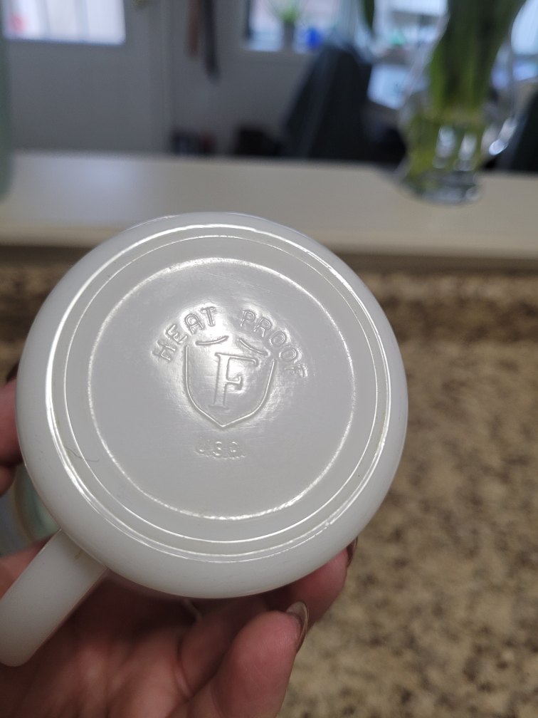 1960s Vintage Milk Glass Mugs - Set of 2 - photo 3