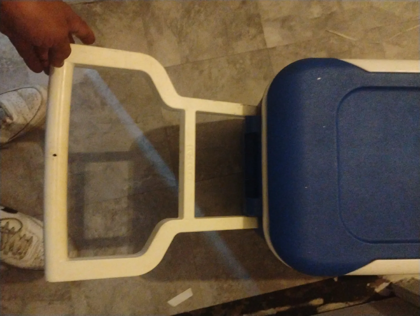 Igloo Wheeled Cooler - 38 Quarts image indicator(4)