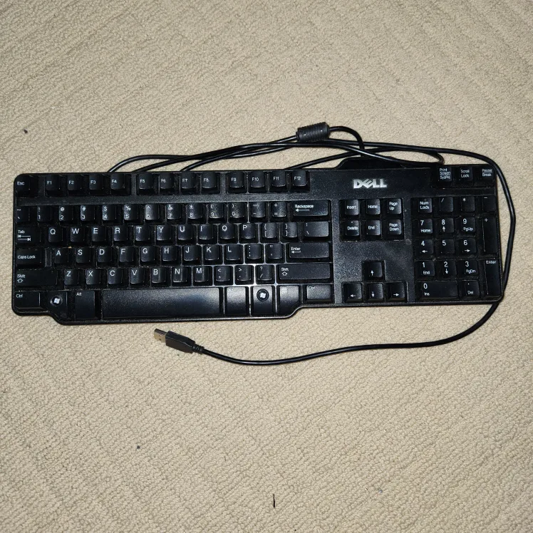Dell Wired usb Keyboard thumbnail