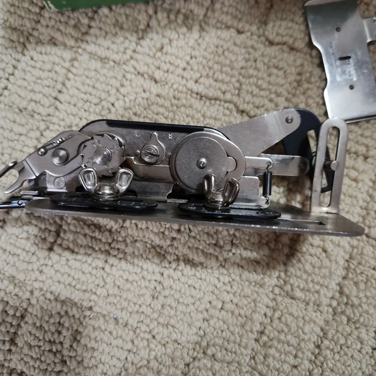 Vintage Singer 121795 Buttonhole Attachment image indicator(4)