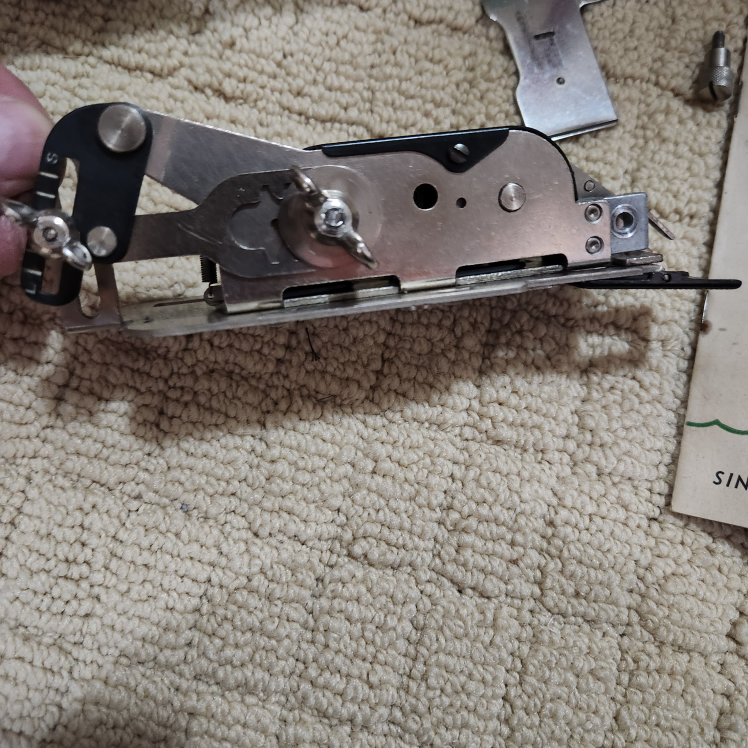 Vintage Singer 121795 Buttonhole Attachment - photo 5