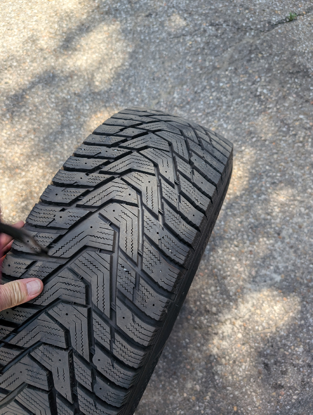 Hankook Winter i*Pike Tires on Rims - photo 3