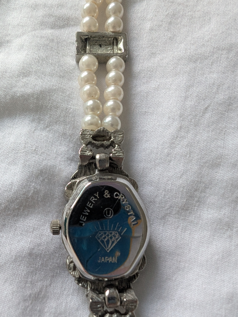 Jewelry & Crystal Pearl Bracelet Watch - photo 2