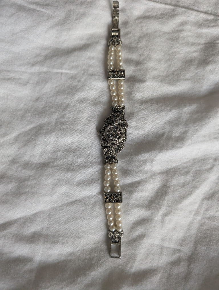 Jewelry & Crystal Pearl Bracelet Watch - photo 3