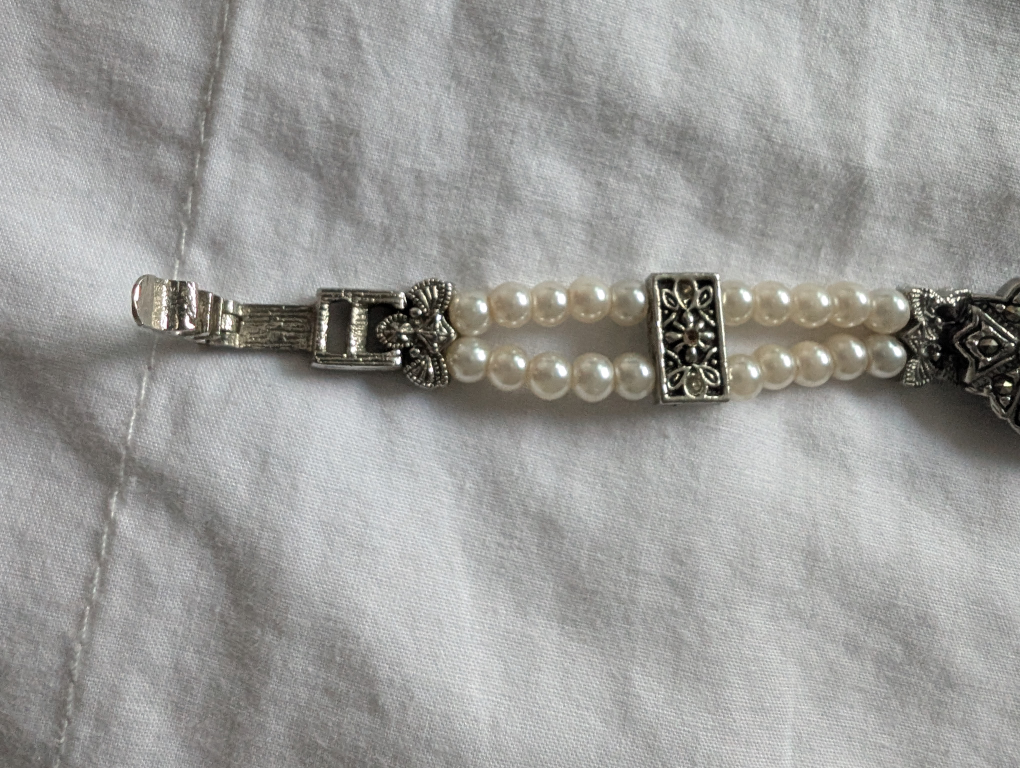 Jewelry & Crystal Pearl Bracelet Watch - photo 4