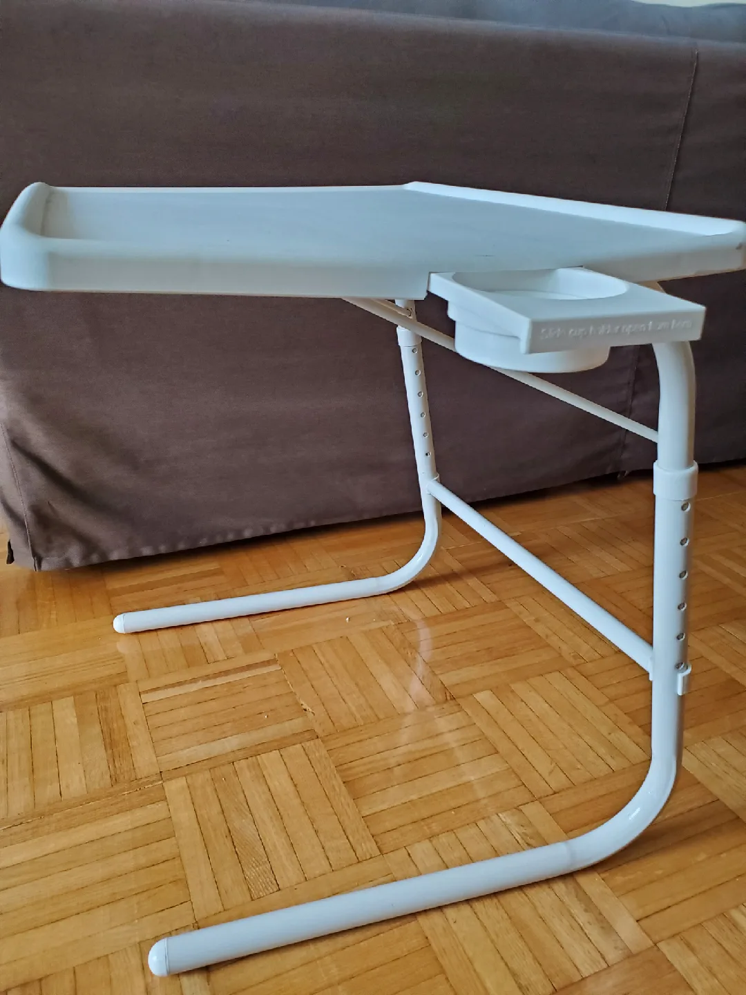 White Adjustable Lightweight Table image indicator(2)