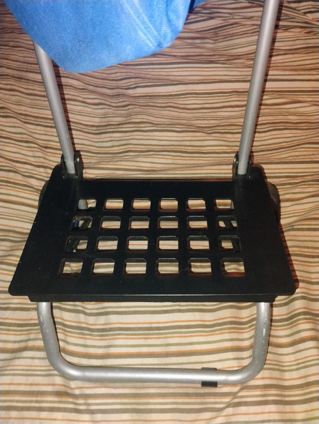 AmazonBasics Blue Rolling Shopping Cart image indicator(10)