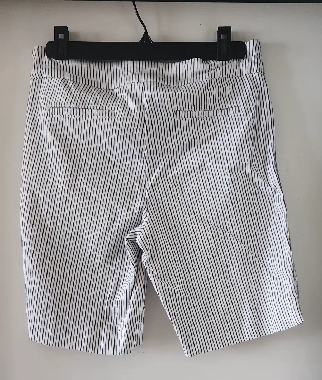 Women's Mid Length Stretchy Striped Shorts image indicator(6)