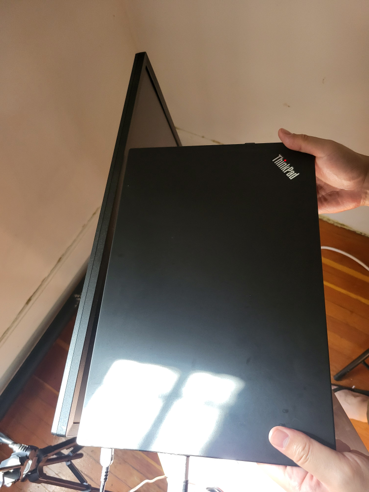 LG Monitor - photo 2