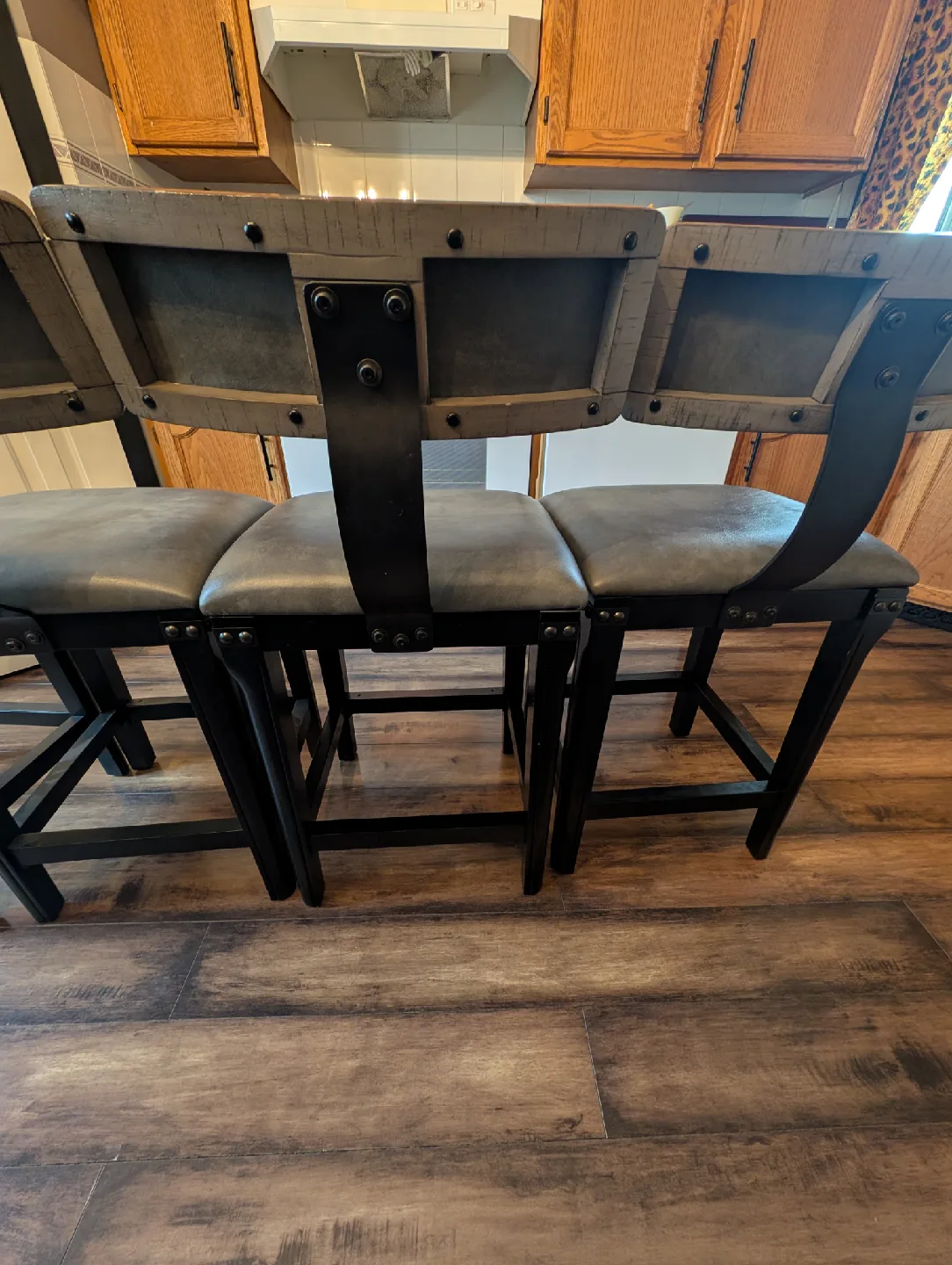 Set of 4 Bar Height Stools - Grey image indicator(3)