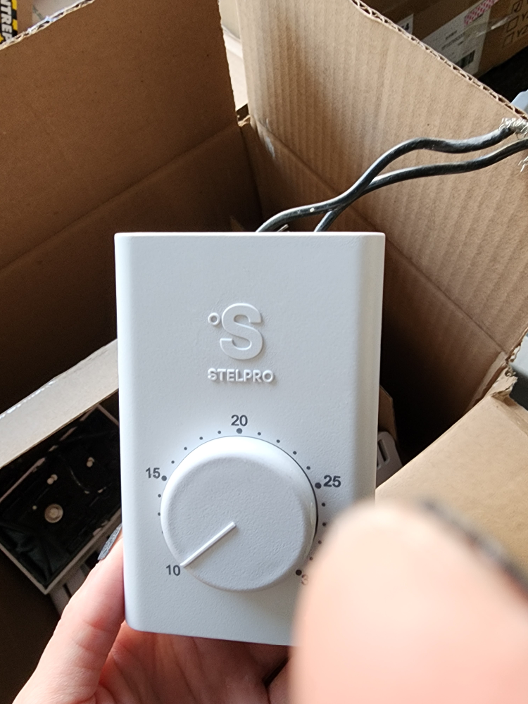 Stelpro Thermostat controls