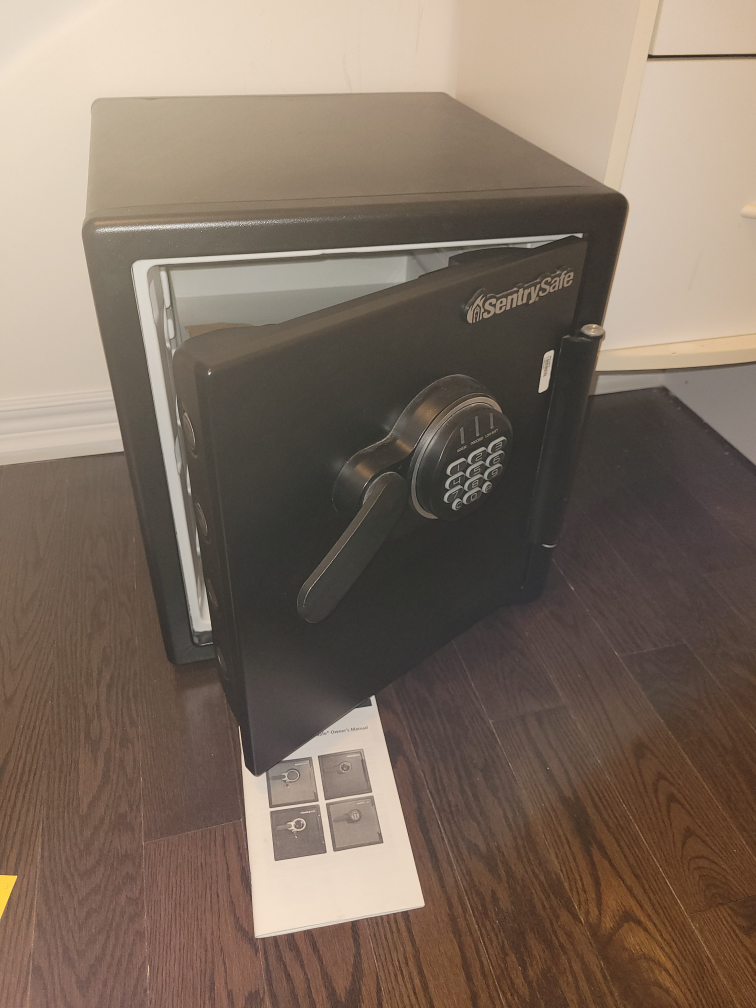 SentrySafe Digital Safe - photo 2