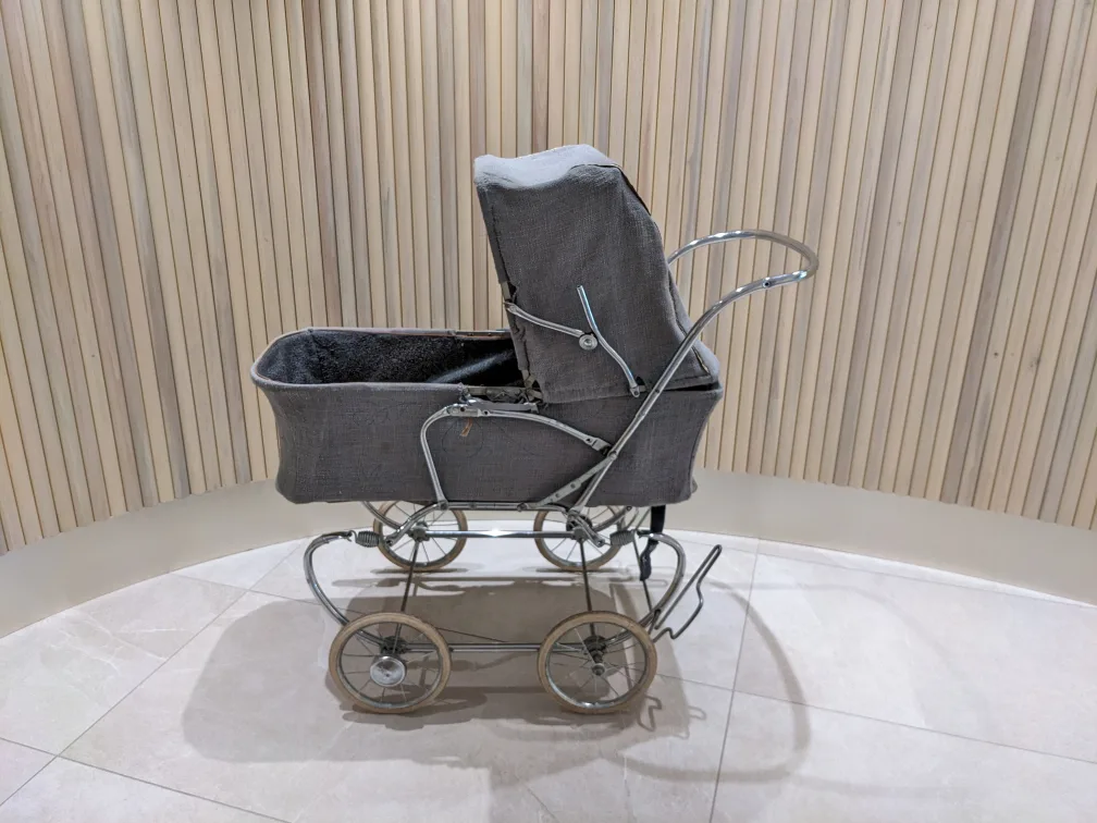 antique bassinet/stroller/wagon; flattens & converts to chair. image indicator(7)