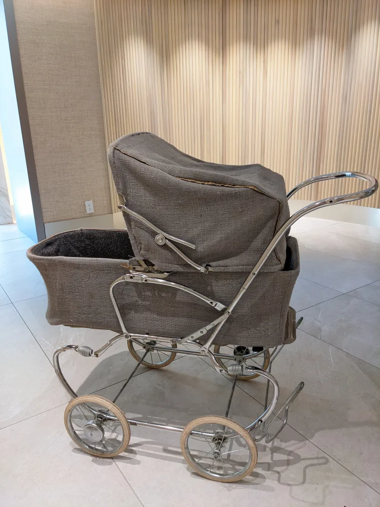 antique bassinet/stroller/wagon; flattens & converts to chair. image indicator(8)