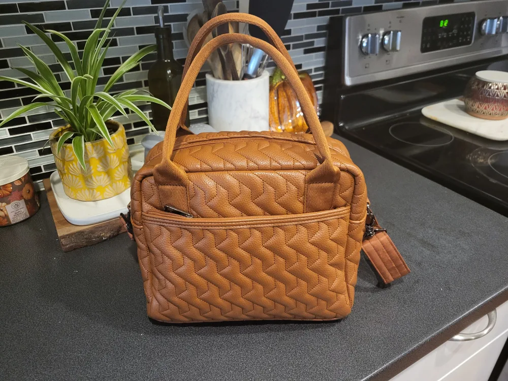 Lug Jive Quilted Convertible Bag image indicator(2)