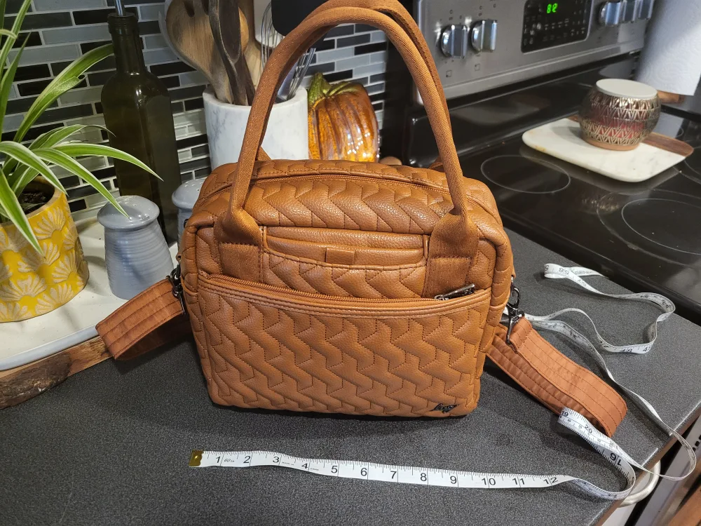 Lug Jive Quilted Convertible Bag image indicator(3)