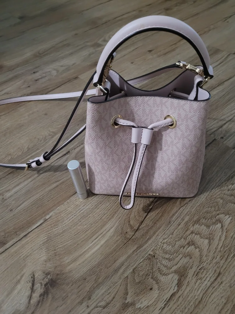 Michael Kors Pink Bucket Bag image indicator(2)