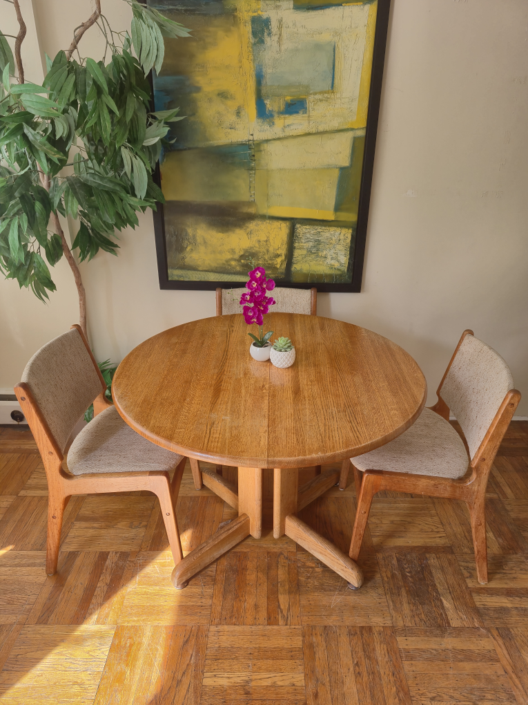 Solid Oak Dining Table – Mid-Century Style