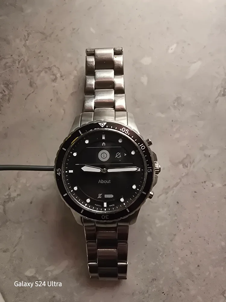 🥕Fossil FTW7016 Smartwatch + Extra Strap thumbnail