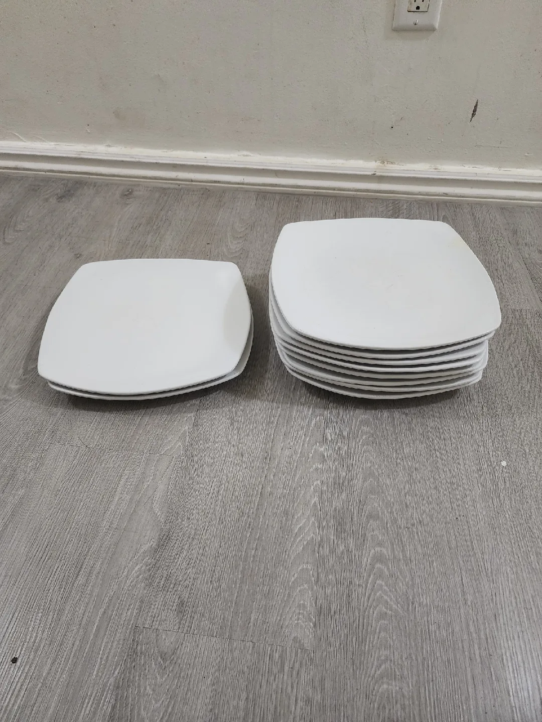 White Square Dinner Plates 10 Pcs image indicator(5)