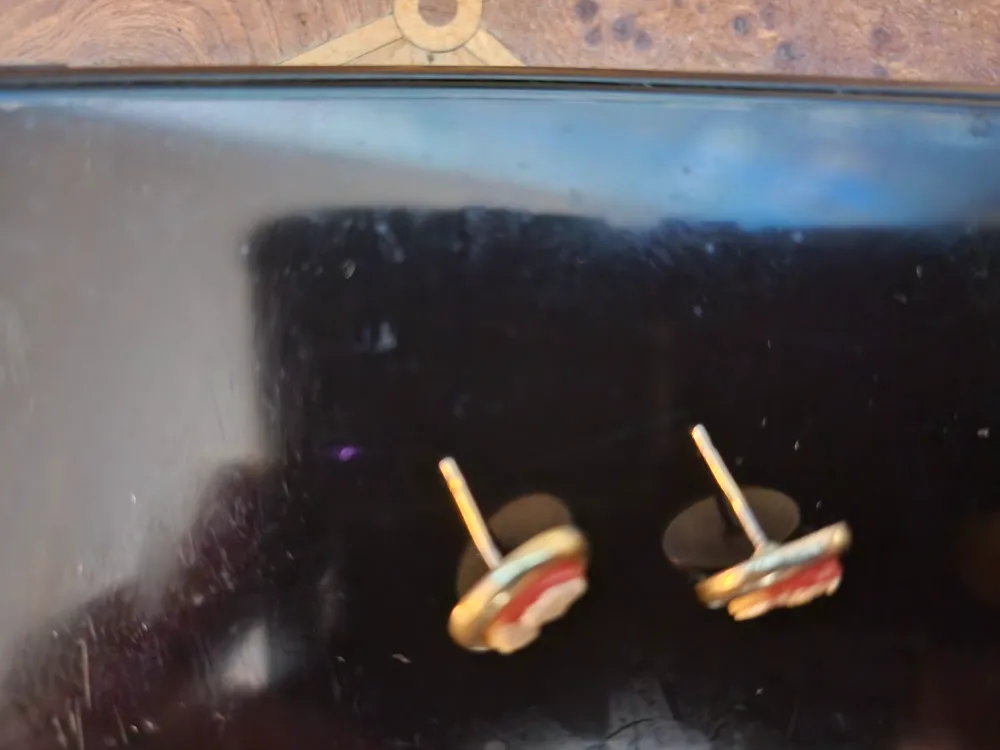 Cameo Stud Earrings image indicator(2)