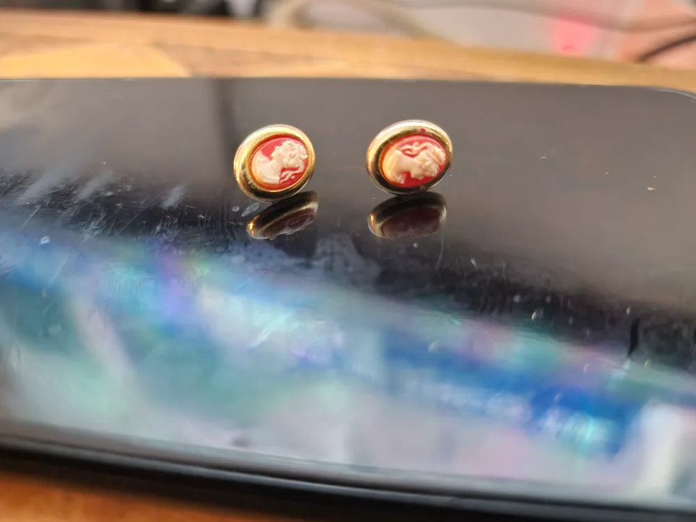 Cameo Stud Earrings image indicator(4)