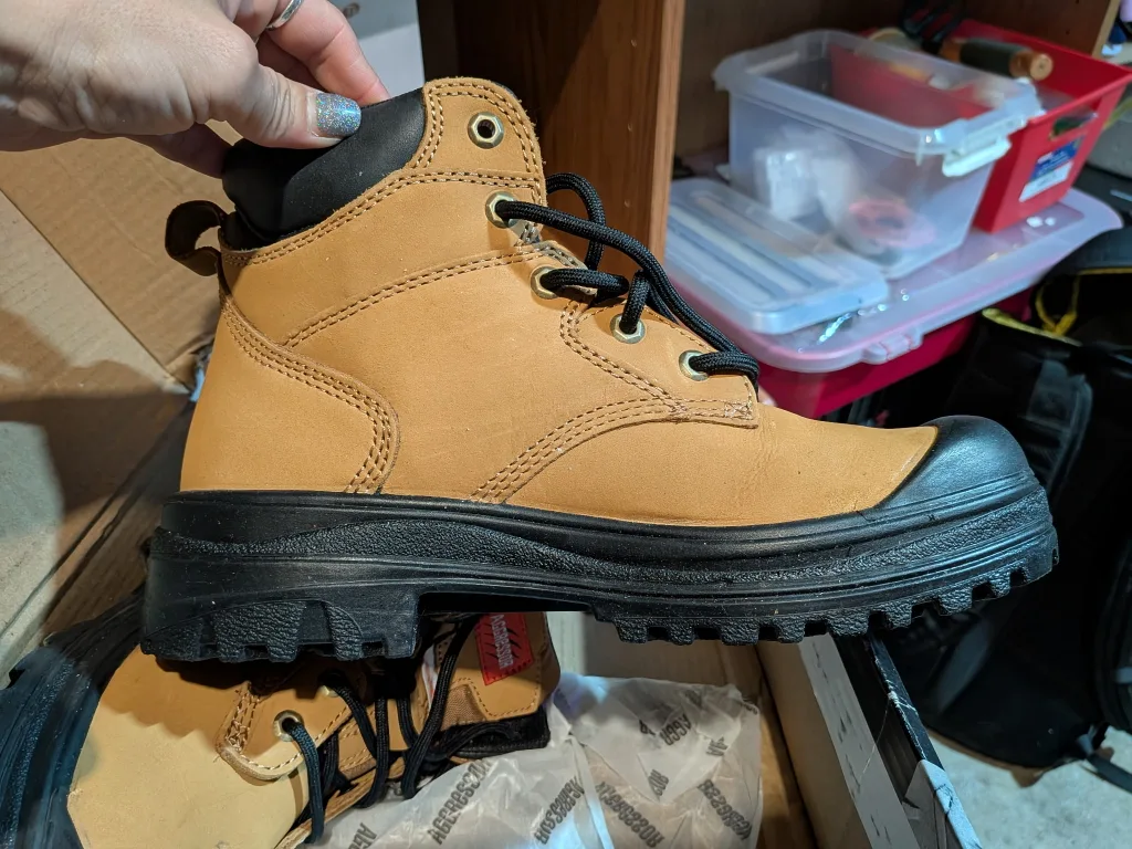 Aggressor Women's 6" STSP Work Boot - Size 9.5 image indicator(2)