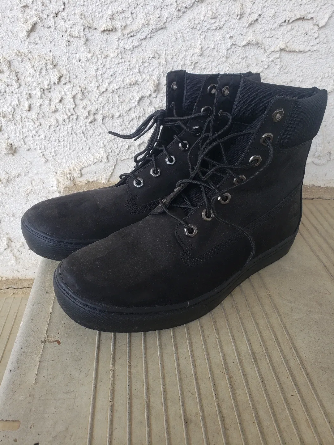 Mens-Timberland Black Boots - Size 9 US