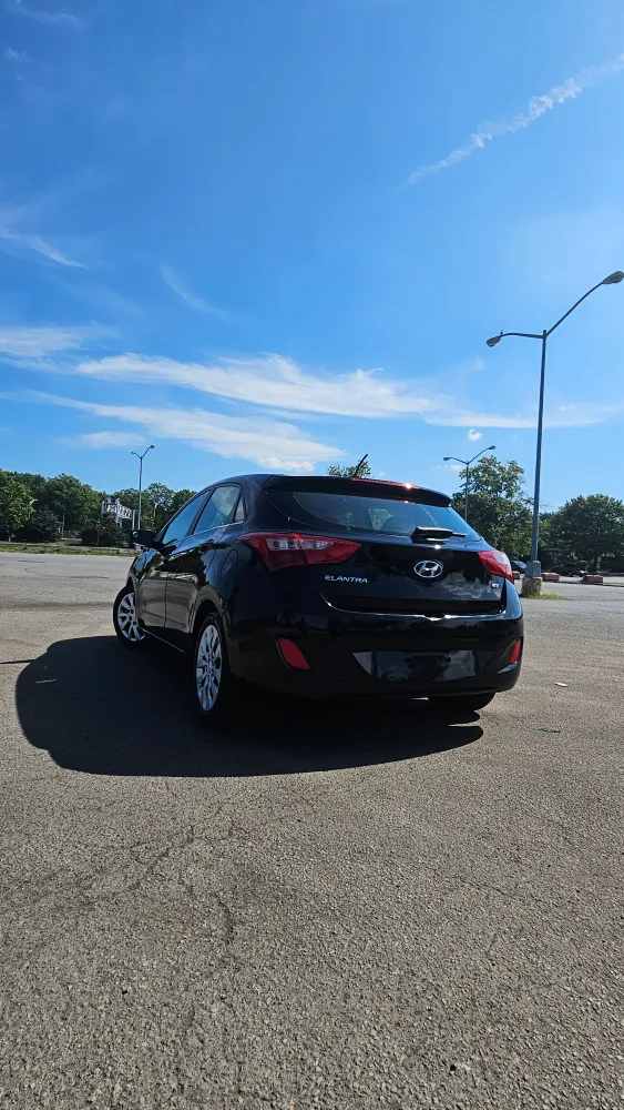 Hyundai Elantra GT 2016 - Black Hatchback image indicator(3)