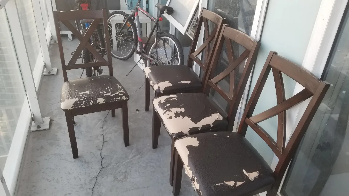 Set of 4 Wooden Dining Chairs thumbnail