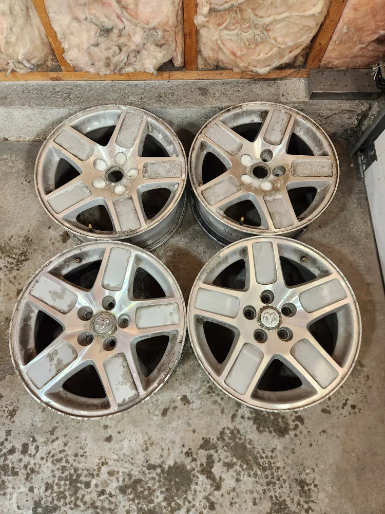 (4)-17 Inch Alloy Rims Off 2009 Dodge Magnum 5x115