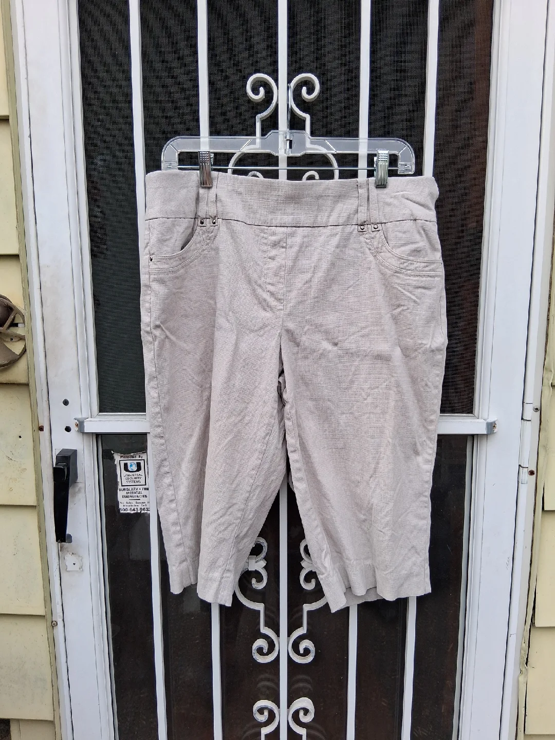 Style & Co. Women's Capri Pants - Size L thumbnail