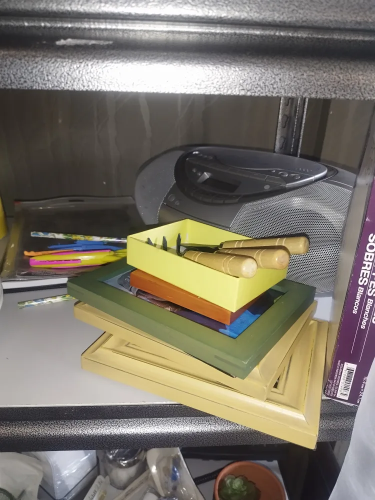 assorted $1 household items image indicator(7)