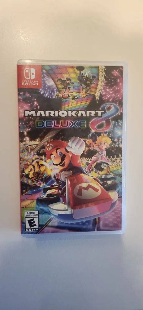 Mario Kart 8 Deluxe - Nintendo Switch Game thumbnail