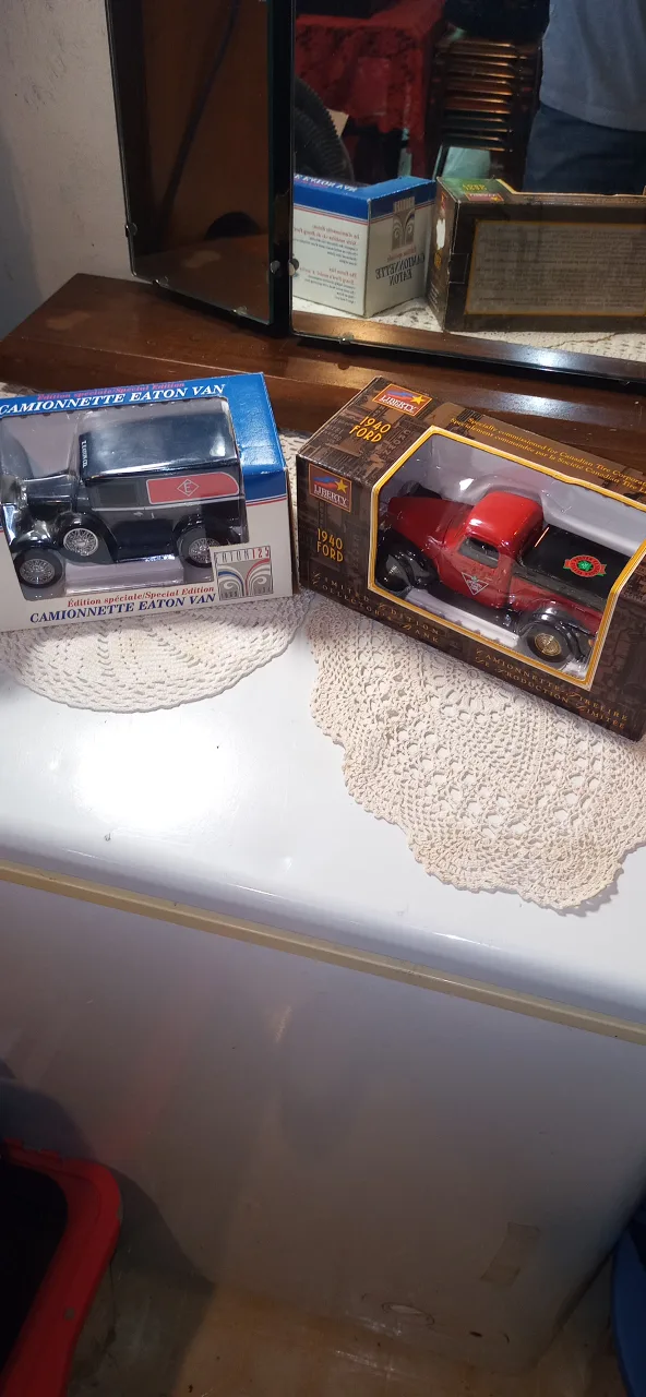 Liberty Classics 1940 Ford & Eaton Van image indicator(9)