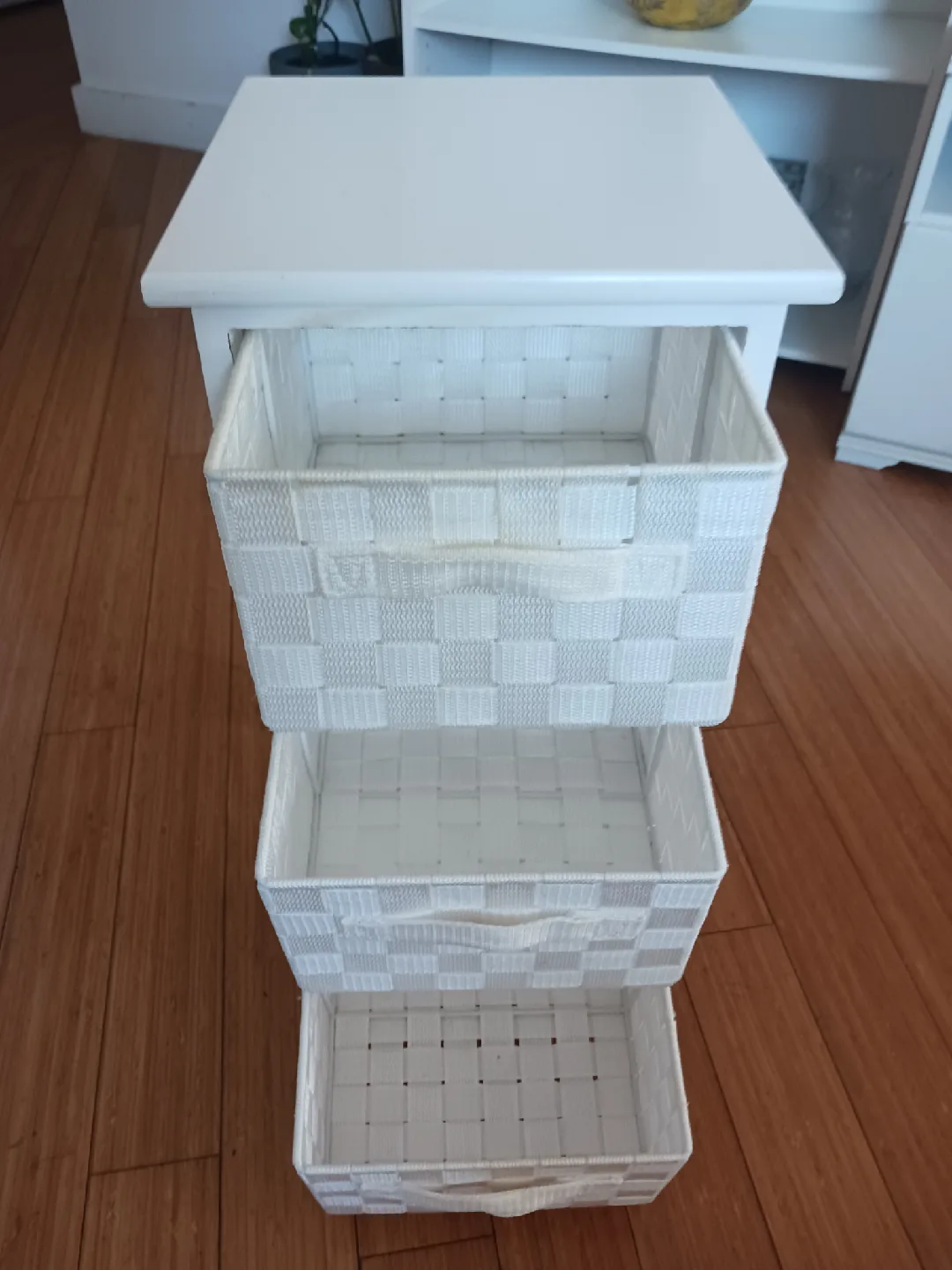White Woven 3-Drawer Wood Storage Unit image indicator(2)
