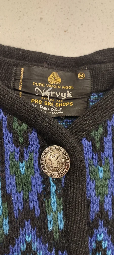 (NEW) Vintage Narvyk Pure Virgin Wool Cardigan image indicator(3)